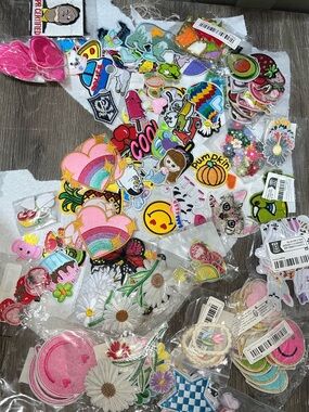 15 Patches!! Sew on & Iron on Mixed 15 random patches for sewing mending clothes
